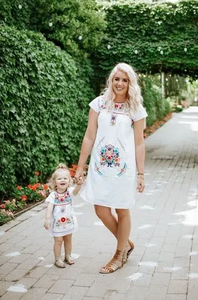 Longueur de genou brodée mexicaine pour la robe de plage assortie de mère et de fille - Product Image 2