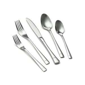 Ensemble élégant d'argenterie en acier inoxydable conçu pour les cuisines domestiques élégantes et les restaurants haut de gamme avec poignées polies - Product Image 1