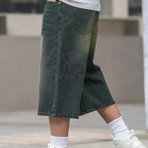 Shorts amples et surdimensionnés en tissu doux de qualité supérieure, coupe décontractée moderne, idéal pour les sorties du week-end et les voyages - Product Image 2