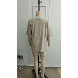 Ensemble deux pièces pour femme, veste en crêpe à manches courtes et devant ouvert, et short, 37454 - Beige - Product Image 6