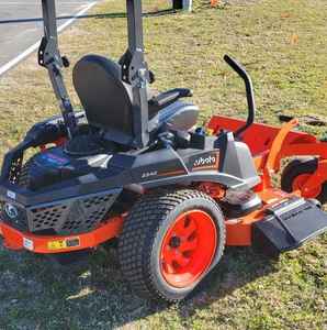 Cortadora de Césped de Giro Cero Kubota Z242KW-48 2025, Cortadora de Césped a Gasolina de 21.5 HP - Product Image 2