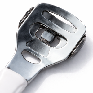 Râpe à pieds ergonomique double face en acier inoxydable pour éliminer les callosités, lime à pédicure, râpe à pieds avec poignée antidérapante, durable et professionnelle - Product Image 2