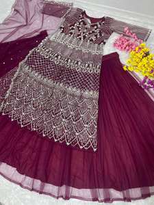 Top de ropa nupcial con Secuencia de bordado pesado-Lehenga Choli con Dupatta para fiestas - Product Image 5
