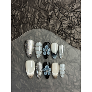 Uñas Postizas Frosted Bloom, Duraderas y Elegantes - Product Image 1