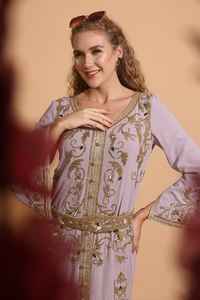 Robe caftan marocaine de luxe brodée de fleurs, décontractée, en modal, longueur cheville, pour les mariages - Product Image 6