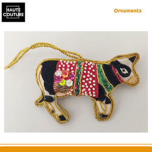 Fabriqué en Inde Meilleure vente Fabriqué à la main Style moderne forme de vache 10cm de large ornements suspendus de Noël pour la décoration de la maison - Product Image 4