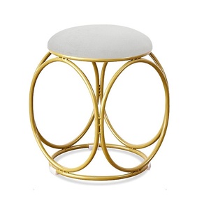 Bailey Custom Modern Nordic Velvet Footstool Tabouret de pouf rond Pouf circulaire en métal doré disponible au meilleur prix - Product Image 6