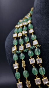 Collier statement en argent 925 plaqué or, 4 brins, quartz vert, moissanite Polki |   Vente en gros de vêtements de mariée indiens |   Quantité minimale de commande faible - Product Image 2