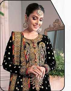 Shalwar Kameez élégant en velours brodé avec Chinon Dupatta et Santoon Bottom Collection Hiver Luxueuse pour Femme - Product Image 1