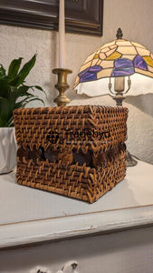 กล่องใส่กระดาษทิชชูสี่เหลี่ยมจัตุรัสทำมือจากหวายแกะสลัก ตกแต่งด้วยงานสานที่ทันสมัย เหมาะสำหรับวางบนโต๊ะทำงาน Tradebyd - Product Image 2