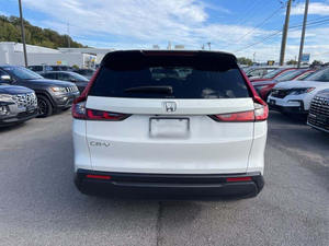 Asientos de Cuero Blancos Usados 2024, Sistema de Navegación, Arranque Remoto, Techo Panorámico, Android Auto, Llantas de Aleación, Neumáticos R18 - Product Image 4