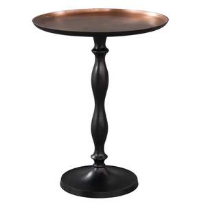 Table basse en métal de ferme rustique avec dessus en bois récupéré et pieds en fer noir robustes pour une décoration intérieure confortable et accueillante - Product Image 4