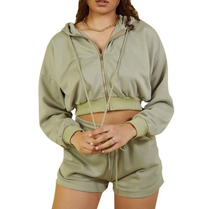 Conjunto Deportivo de Mujer al por Mayor con Logotipo Personalizado, Sudadera Corta con Bordado Desgastado y Pantalones Deportivos de Alta Calidad con Lavado Ácido - Product Image 1