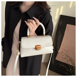 Sac <span class=keywords><strong>à</strong></span> bandoulière élégant en cuir PU haut de gamme pour femme, pochette messager <span class=keywords><strong>à</strong></span> <span class=keywords><strong>rabat</strong></span>, idéal pour un usage quotidien - Collection 2026 - Product Image 2