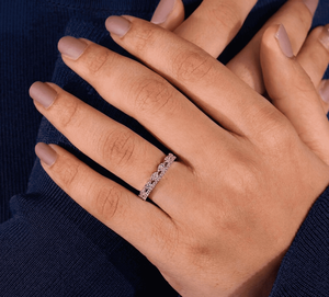 Anillo de Eternidad de Oro de 14K con Baño de Rodio, Elegante, con Diamante Cultivado en Laboratorio, Corte Esmeralda, 2.24CT, para Mujer - Product Image 3