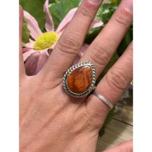 Bague artisanale Navajo en argent sterling et coquille d'huître barbelée, taille 6, avec pierre précieuse turquoise taille ovale - Product Image 2