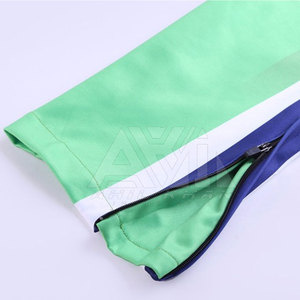 Conjunto Deportivo Sublimado de Moda, Hecho con el Mejor Material, Corte Ajustado, Nuevo Diseño, Personalizado para Hombre - Product Image 6