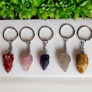 Porte-clés en cristal brut poli de qualité supérieure, écologique, pendentif en cristal brut, porte-clés, énergie protectrice négative - Product Image 2