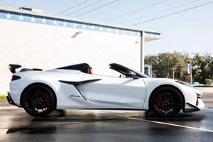 2023 คอร์เวทท์ ซี06 คอนเวอร์ทิเบิล แพ็คเกจสมรรถนะสูงสุด ซี06 ภายในสีแดง ไม่ได้ดัดแปลง - Product Image 3