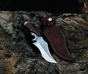 Couteau de chasse Damas fait main sur mesure, lame fixe, couteau de chasse d'extérieur avec étui en cuir, manche en bois avec étui - Product Image 1