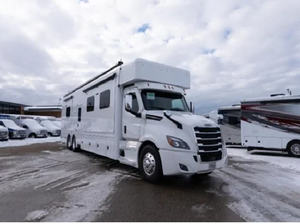 NUEVAS Autocaravanas de Lujo Clase SUPER C en Venta, Modelo SHOW HAULER - Product Image 4