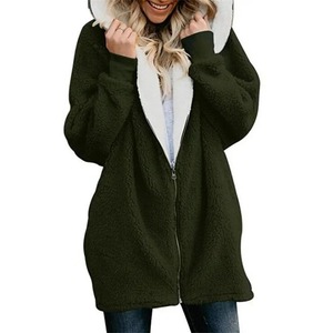 Offre Spéciale personnalisée OEM hiver fourrure à capuche unisexe dames sweats grande taille épais goutte épaule femmes vêtements de plein air à capuche - Product Image 2