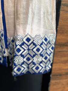 Héritage indien brodé à la main Pure laine blanc pardessus Blazer personnalisé sur mesure Vintage Phulkari Antique broderie à la main - Product Image 4