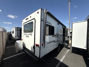 <span class=keywords><strong>Caravane</strong></span> <span class=keywords><strong>de</strong></span> voyage légère et moderne KZz Escape HATCH 20, modèle 2021-2024, avec <span class=keywords><strong>auvent</strong></span> électrique <span class=keywords><strong>de</strong></span> 14 pieds et suspension à double amortisseur - Product Image 4