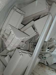 Virutas de PVC Recicladas Grises y Blancas, Residuos Industriales, Plástico Reciclado para Perfiles, Grado de Moldeo por Soplado, Origen Estadounidense - Product Image 4