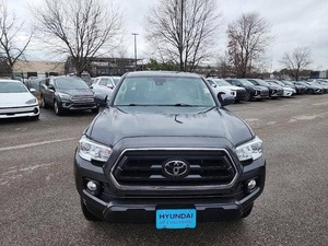 Toyota Tacoma 4x4 Pickup d'occasion avec sièges en cuir Moteur 3,5 L R20 Pneus Euro VI Norme d'émission Intérieur foncé - Product Image 3