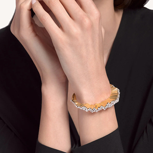 Brazalete de Oro Rosa con Diamantes para Mujer, Diseño Geométrico con Corte Brillante Redondo, Joyería Clásica de Moda - Product Image 3