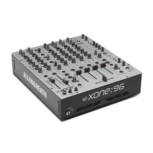 Disponible à la vente : table de mixage DJ XONE 96, 8 canaux, analogique, avec alimentation 48V DC - Product Image 1