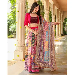 Ensemble Lehenga en satin de soie rose Jiyana avec travail de miroir pour femmes - Product Image 4