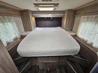 Camping-car haut de gamme 2023 avec cuisine, salle de bain et espace de couchage pour les voyages longue distance et les aventures