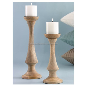 Hecho a mano de madera de mango, nuestro candelabro de pilar tiene el aspecto rústico de la madera flotante. - Product Image 5