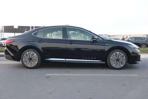 Toyota Camry 2.5LE Usado, Entrada sin Llave, Encendido por Botón, Techo Panorámico - Product Image 3