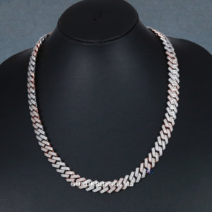 Presentando una notable Cadena de plata de ley 925 adornada con exquisitos diamantes de moissanita para hacerte sentir extraordinario - Product Image 6