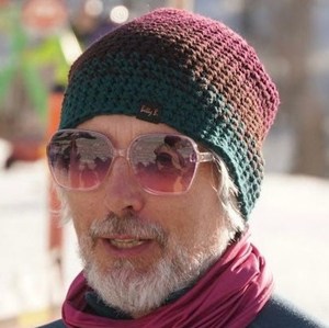 Gorro oscuro Merino para hombre o mujer para regalos de hombre de cabeza grande sombrero grueso de ganchillo hecho a mano accesorios de invierno - Product Image 3