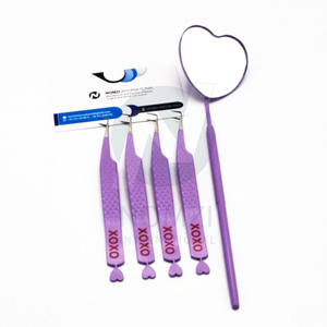 Pinzas para pestañas de acero inoxidable alto con impresión de logotipo personalizado 2024, Punta puntiaguda de instrumento sostenible para espejo de pestañas de volumen - Product Image 1