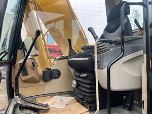 Excavatrice sur chenilles Caterpillar 320CL d'occasion, modèle 2019, puissance 110 kW, godet de 0,8 m³, très demandée aux États-Unis - Product Image 4