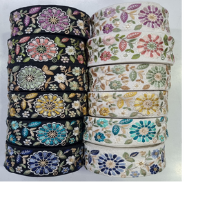 Cintas y cordones bordados a máquina hechos a medida en varios diseños de flores y en doce colores para vestidos de novia - Product Image 1