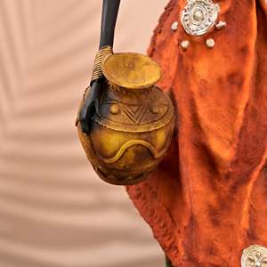 รูปปั้นผู้หญิงชาติพันธุ์สีทอง ทำจากเรซิ่น - Product Image 3