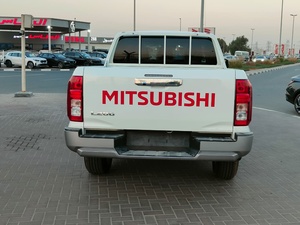 Mitsubishi L200 4X4 2025 Nuevo/Usado en Venta - Product Image 5