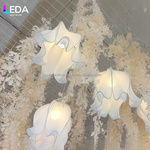 Lámpara de Techo LEDA de Metal Blanco con Forma de Lirio de los Valles, Lámpara LED para Pasillo, Decoración de Escenarios para Bodas y Fiestas - Product Image 2