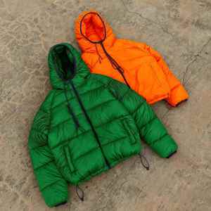 Chaqueta Acolchada Cálida para Mujer, Ropa Exterior Aislante con Burbujas, Diseñada para Climas Fríos, Fabricación OEM al por Mayor - Product Image 1