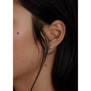 ต่างหูเพชรทรงมาร์คีส์สามเม็ด - Product Image 5