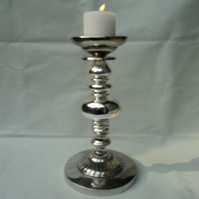 สีเทาเข้ม