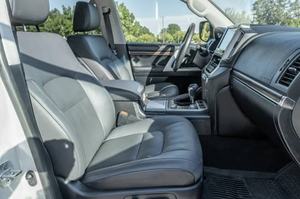 Berline d'occasion 2021, boîte manuelle, conduite à gauche, jantes R18, intérieur clair - Product Image 5