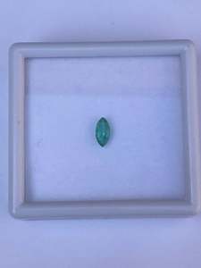 Gema de Esmeralda Natural Verde de Alta Calidad para Anillos, 0.96 Quilates, Tamaño 5x10mm, Origen India, Precio Razonable - Product Image 2