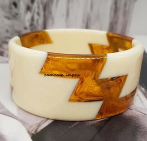 กำไลข้อมือเรซินสีครีมสีขาวย้อนยุคสไตล์วินเทจเครื่องประดับข้อมือทำมือชิ้นใหญ่สำหรับผู้หญิงเครื่องประดับแฟชั่น - Product Image 2